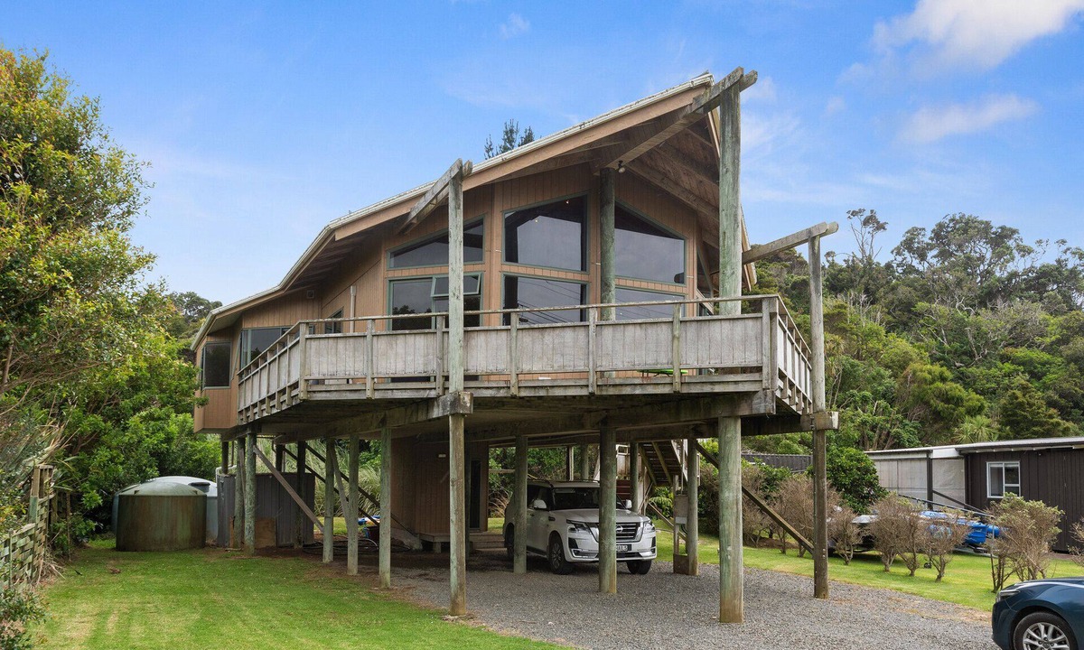 Tutukaka House | Rustic Reset - Tutukaka Holiday Home