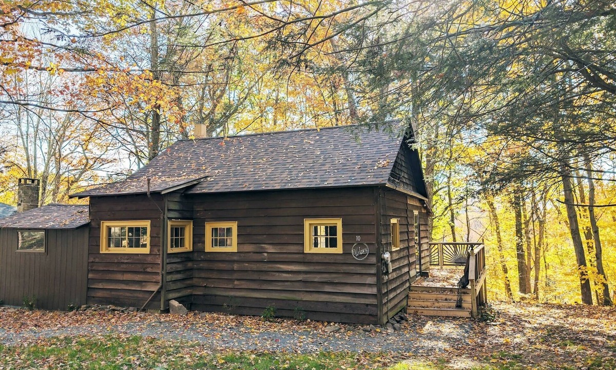 Swiftwater Cabin | Rustic Retreat/Fireplace /Casino/Camelback - Close to everything!