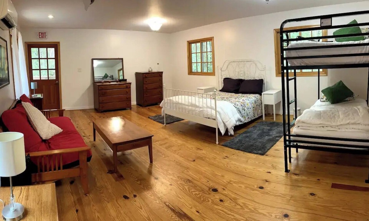 Darnestown Cabin | Rustic Retreatnn