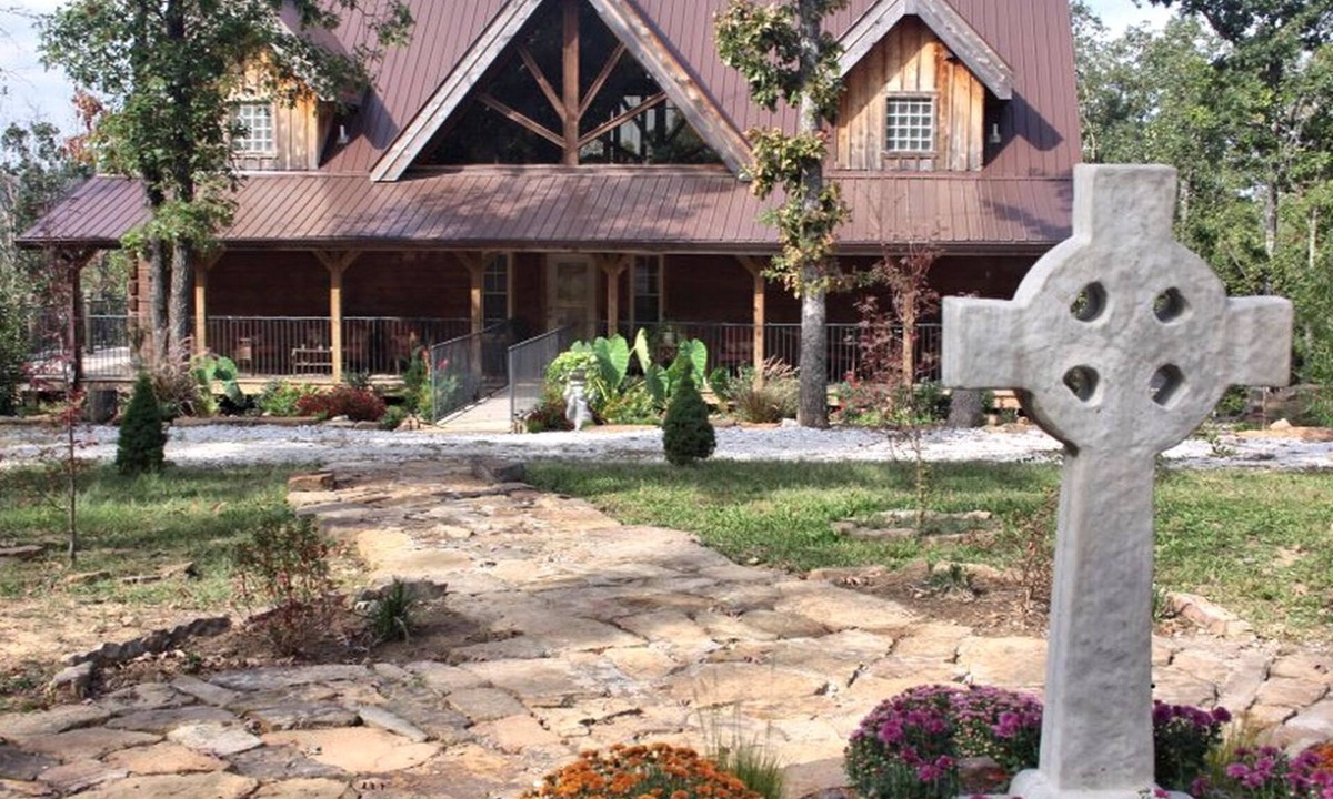 Compton House | Rustic Room Rental for a Vacation near Harrison, Arkansas