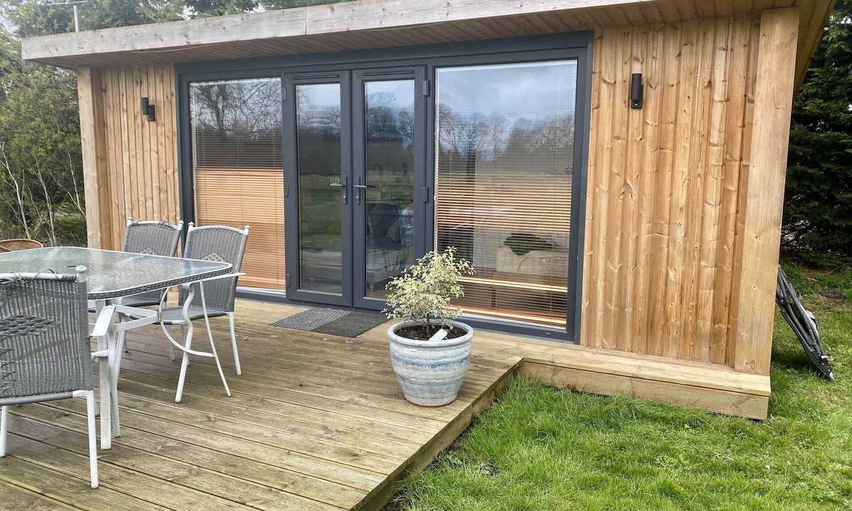 Thetford Cabin | Rustic Rural Countryside Retreat