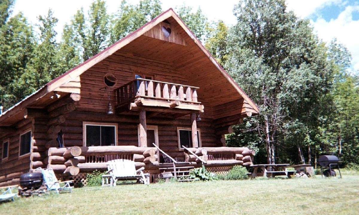 Jefferson House | Rustic Ski Log Cabin for Six People with Outdoor Fire Pit near the Catskill Mountains