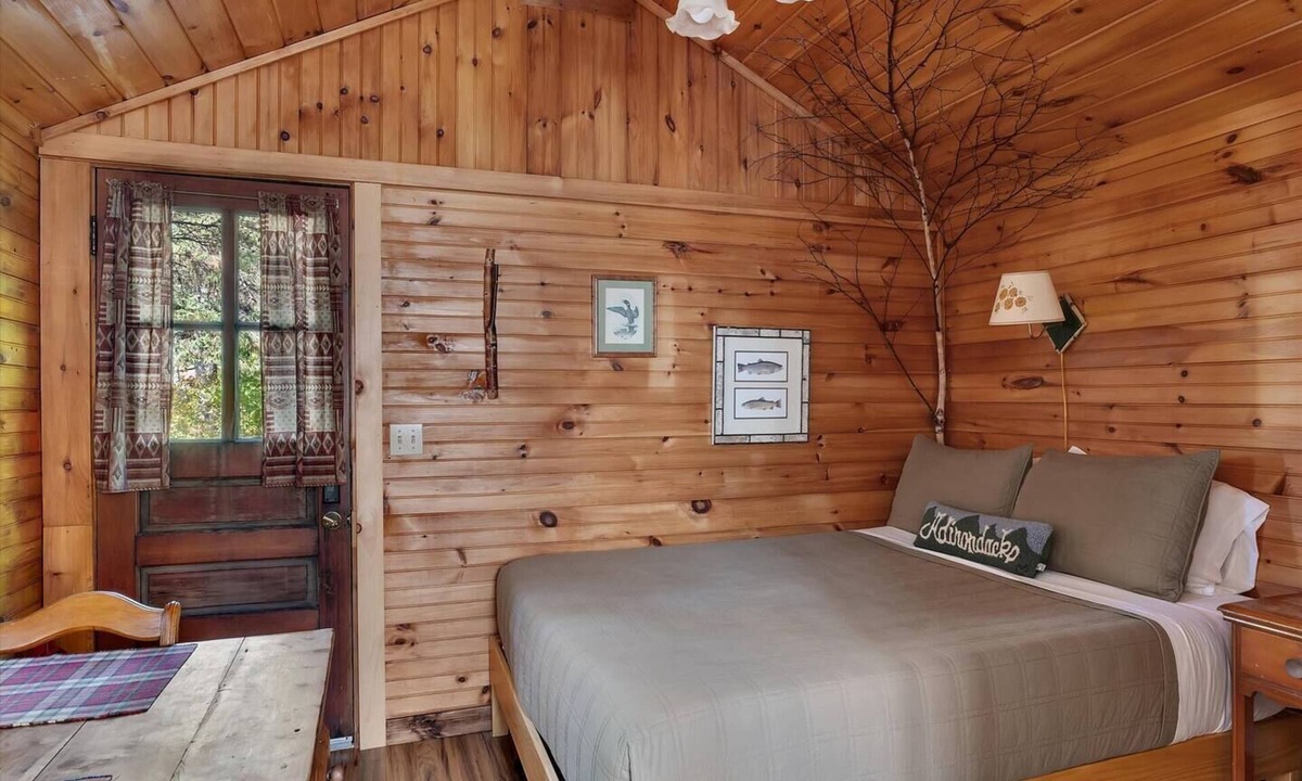 Lake Placid House | Rustic Skylight Adirondack Cabin