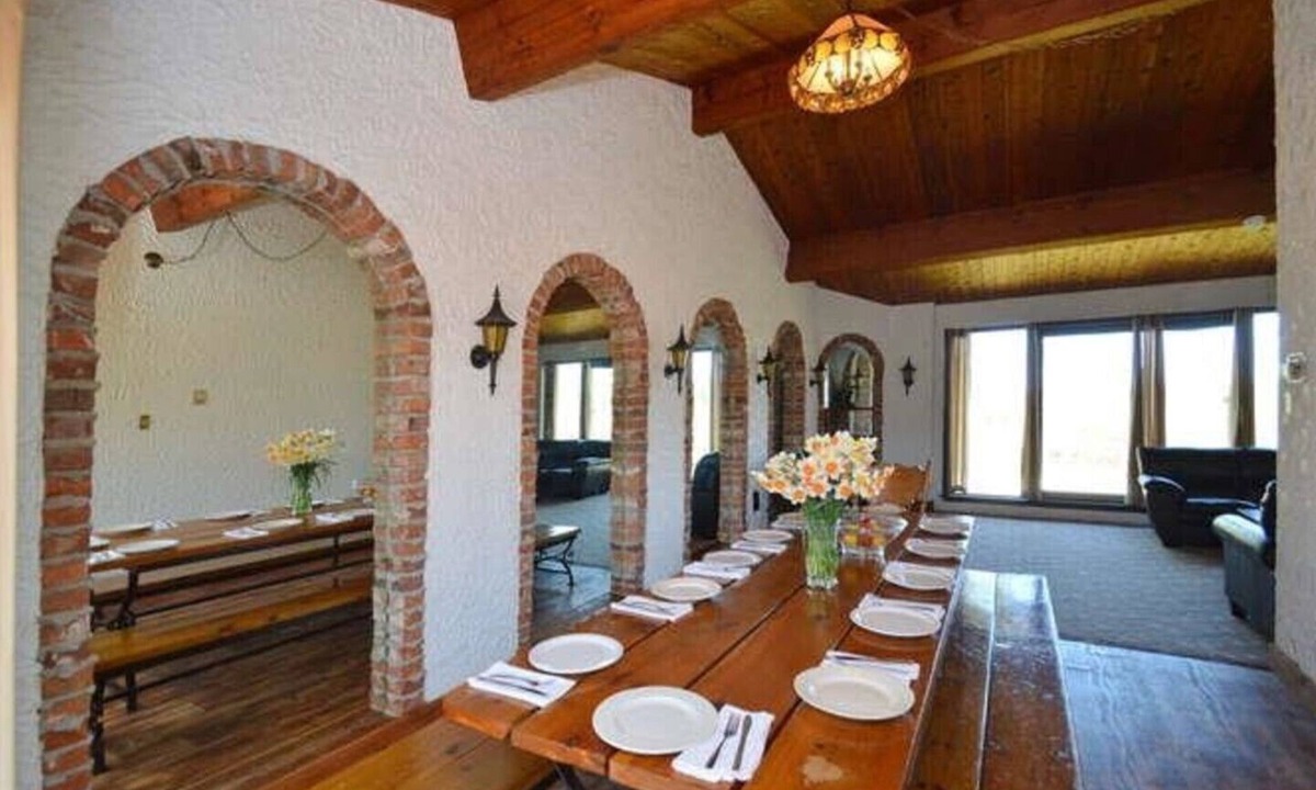 The Blue Mountains Cottage | Rustic Spanish Chalet in the Heart of Nature/with Hot tub