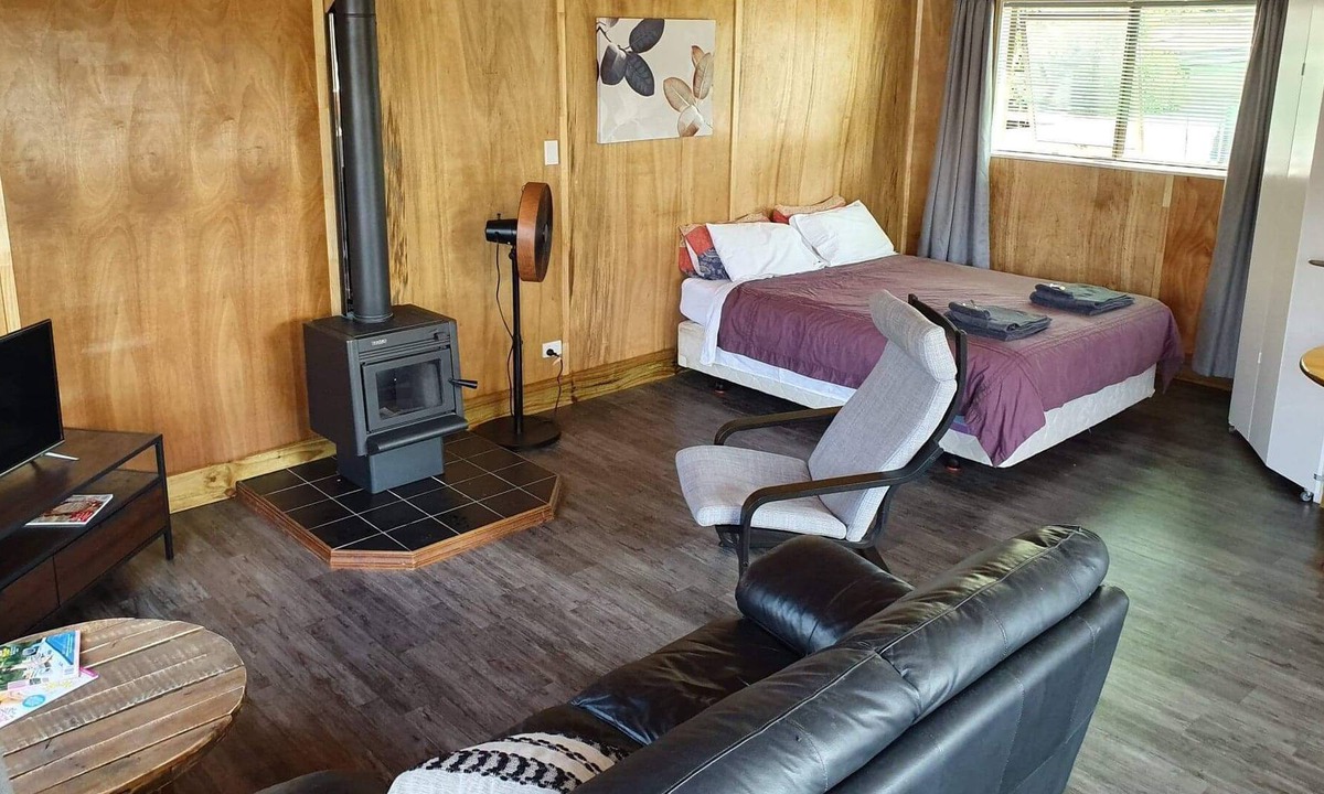 Bay View Apartment | Rustic Studio close to everything!