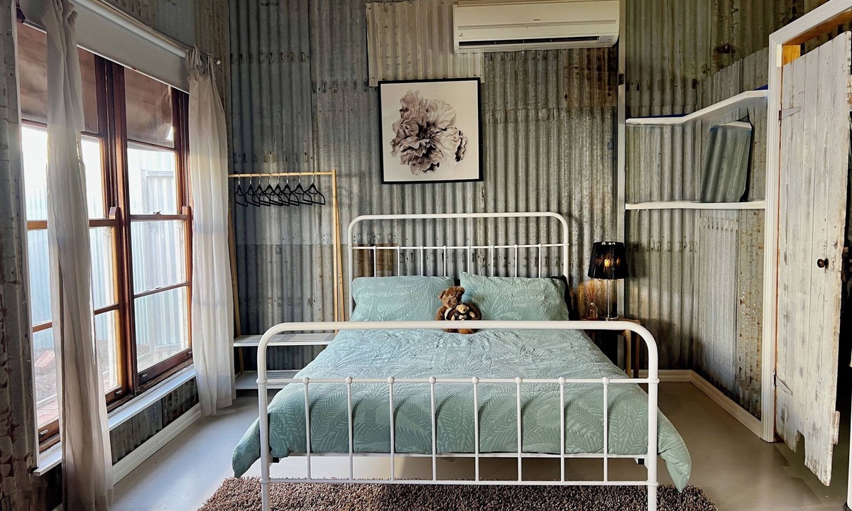 Numurkah Apartment | Rustic Studio in Numurkah