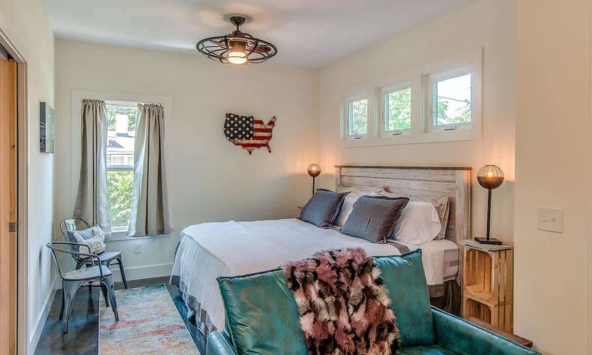 Edgehill Apartment | Rustic Studio Walkable to Music Row