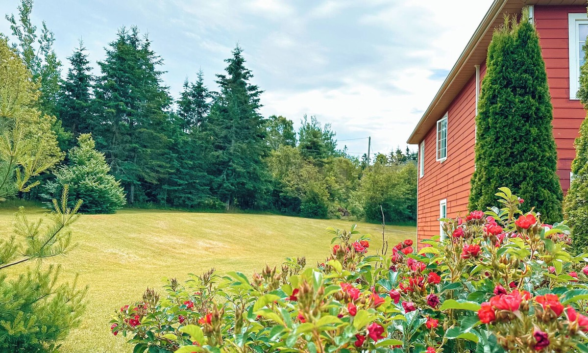 Charlotte's Shore Apartment | Rustic View Suite on PEI