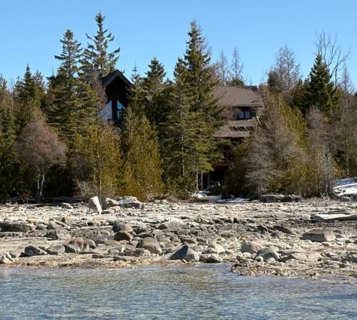 Lion's Head House | Rustic Waterfront Log Cabin