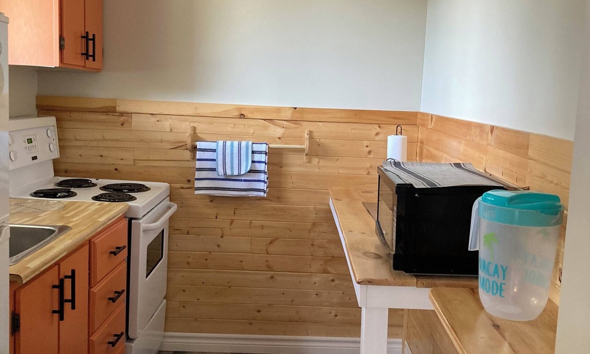 Port Blandford Cabin | Rustic Wave Cottages-Cabin #5