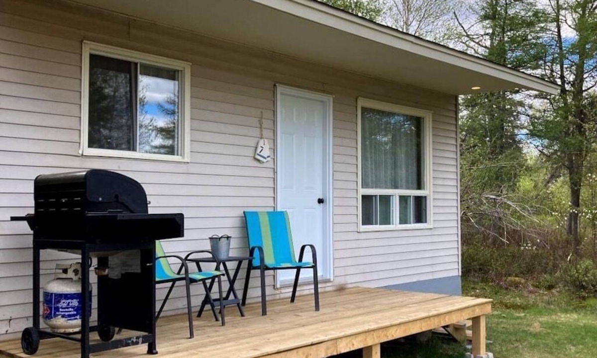 Port Blandford Cabin | Rustic Wave Cottages-Cabin #7