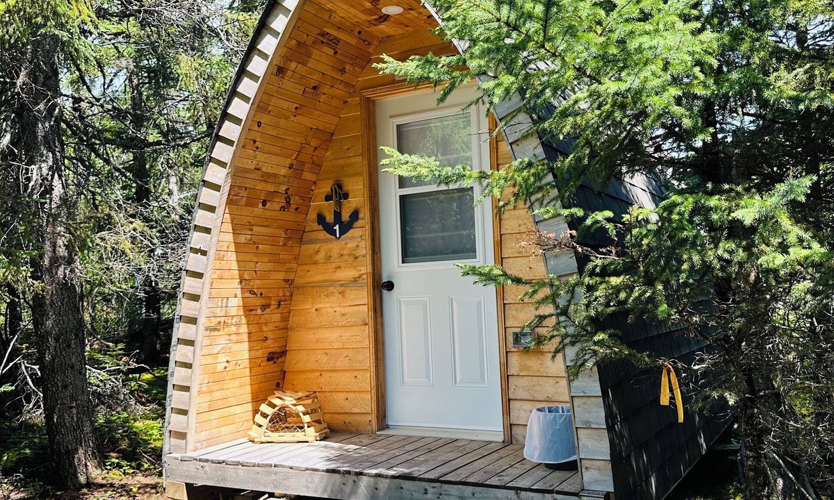 Port Blandford Cabin | Rustic Wave Cottages-Glamping Pod#4