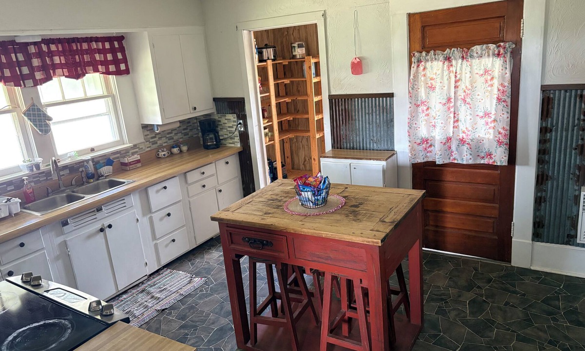 Garland Other | Rustic working farm house in rural Girard, Kansas.