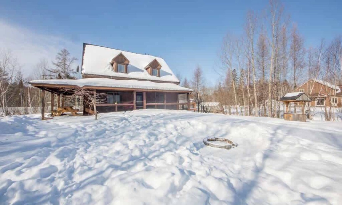Jonquiere Ski Chalet | Rustik | Tavata Chalets | Cachet ancestrale