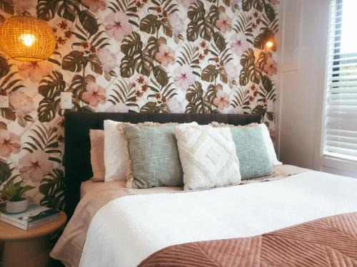 Tamahere Ski Chalet | Rustling Oaks NZ Tropical Tiny House