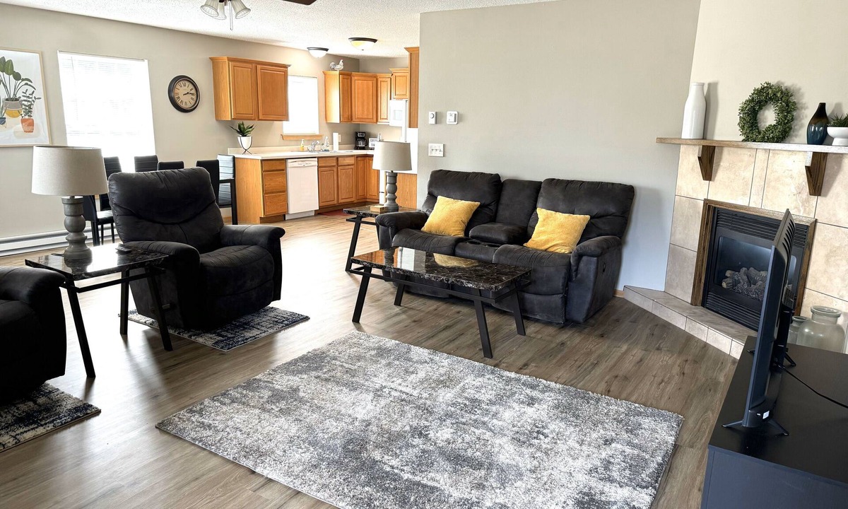 Crosby Apartment | Rusty Rim Bike House Unit 1, Centrally located, 2 bed 1 bath