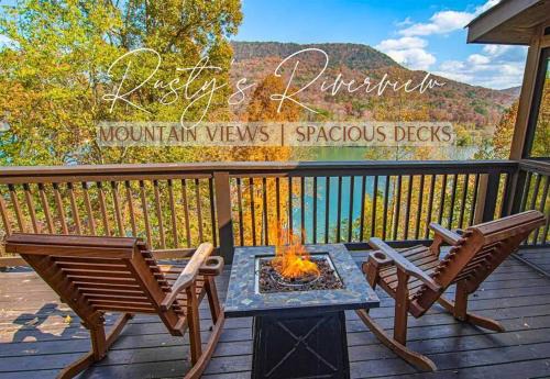 Whiteside House | Rusty's River View: Lux Cabin, Hot Tub, Views
