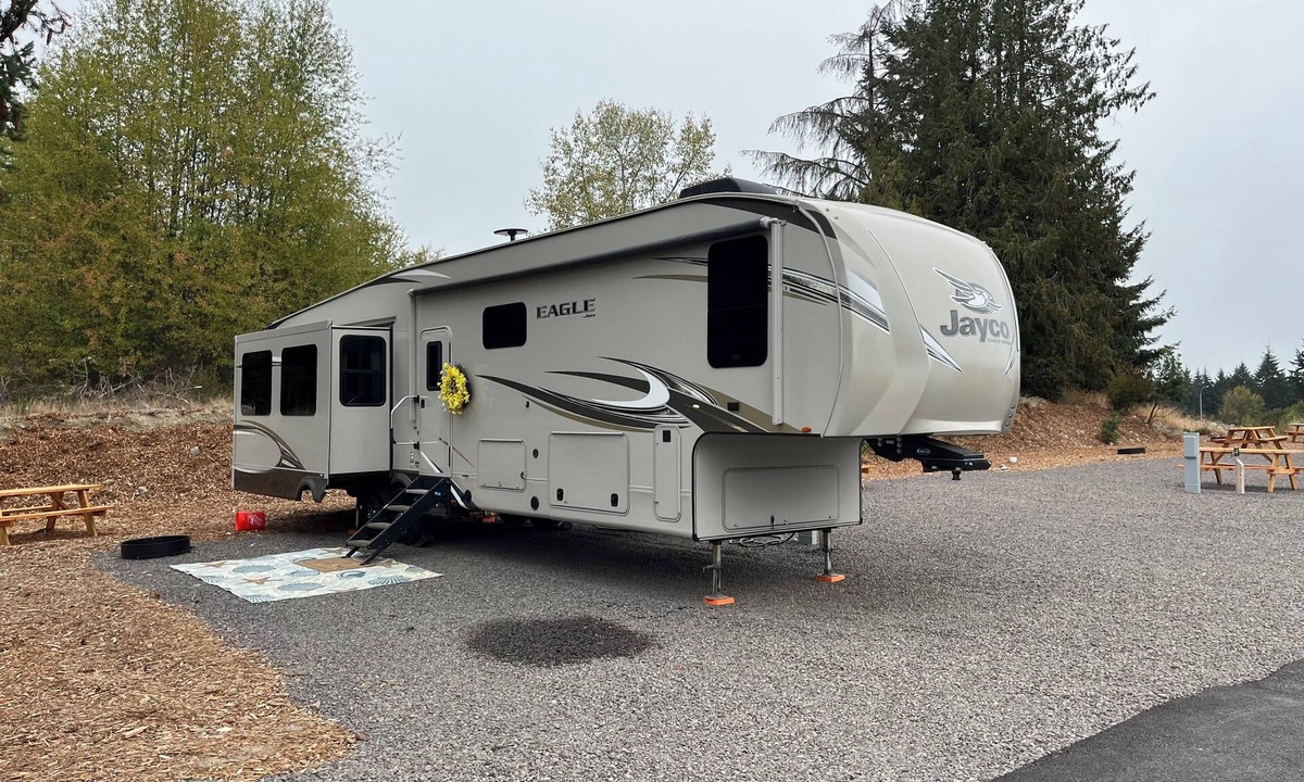 Port Angeles East House | RV@Olympic RV 40 ft Jayco Eagle