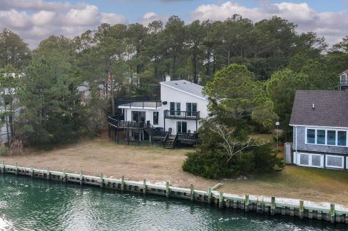 Deep Hole House | Ryokan - Water views, Shared Boat Launch!