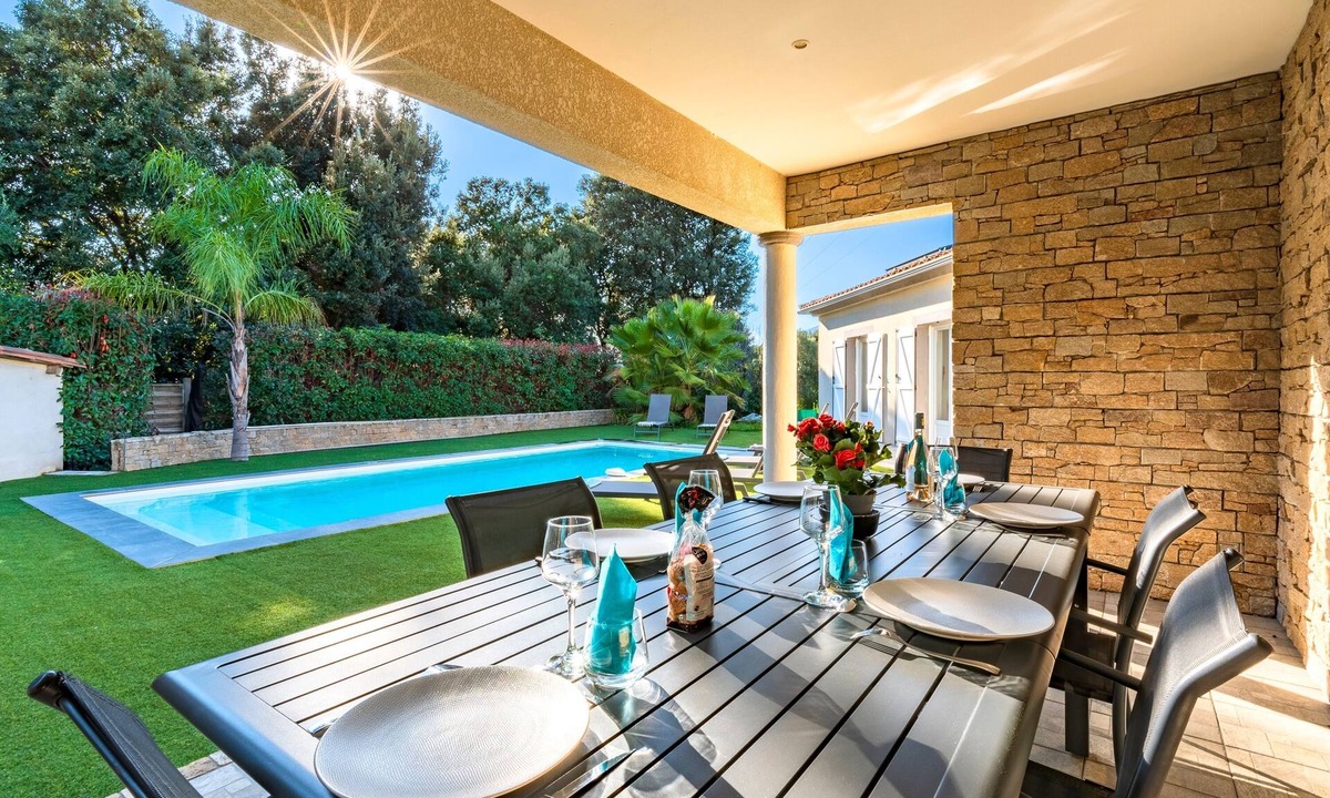 Valpaja House | Sòle - Peri - Maison climatisée avec piscine