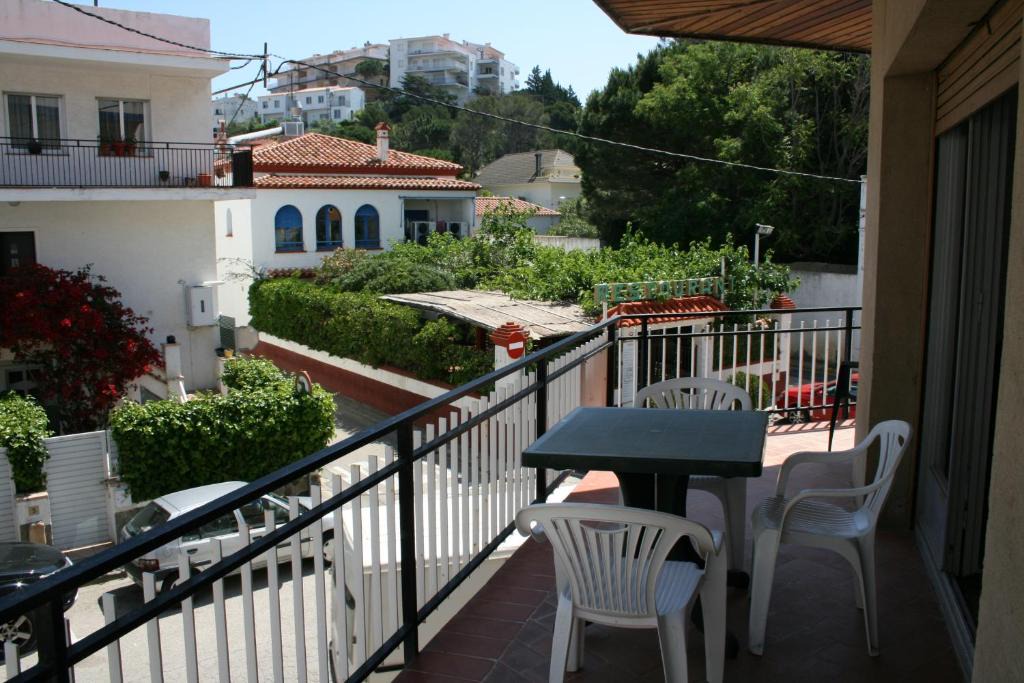 Llanca Apartment | S. Elcano 1-D