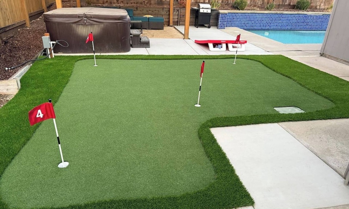 Sacramento House | Sacramento 4 Bedroom Home | Pool Hot-Tub Mini Golf