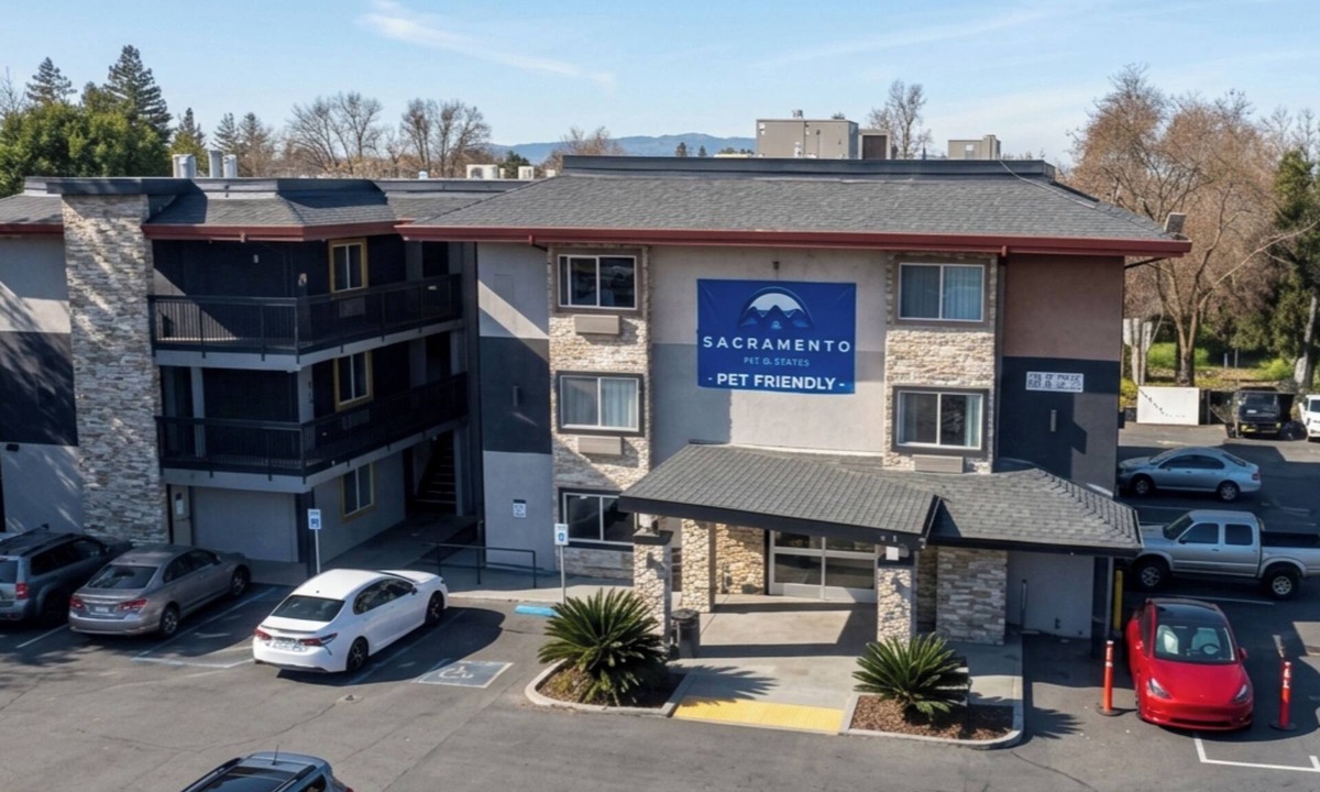 Sacramento Hotel | Sacramento Inn & Suites Cal Expo I-80