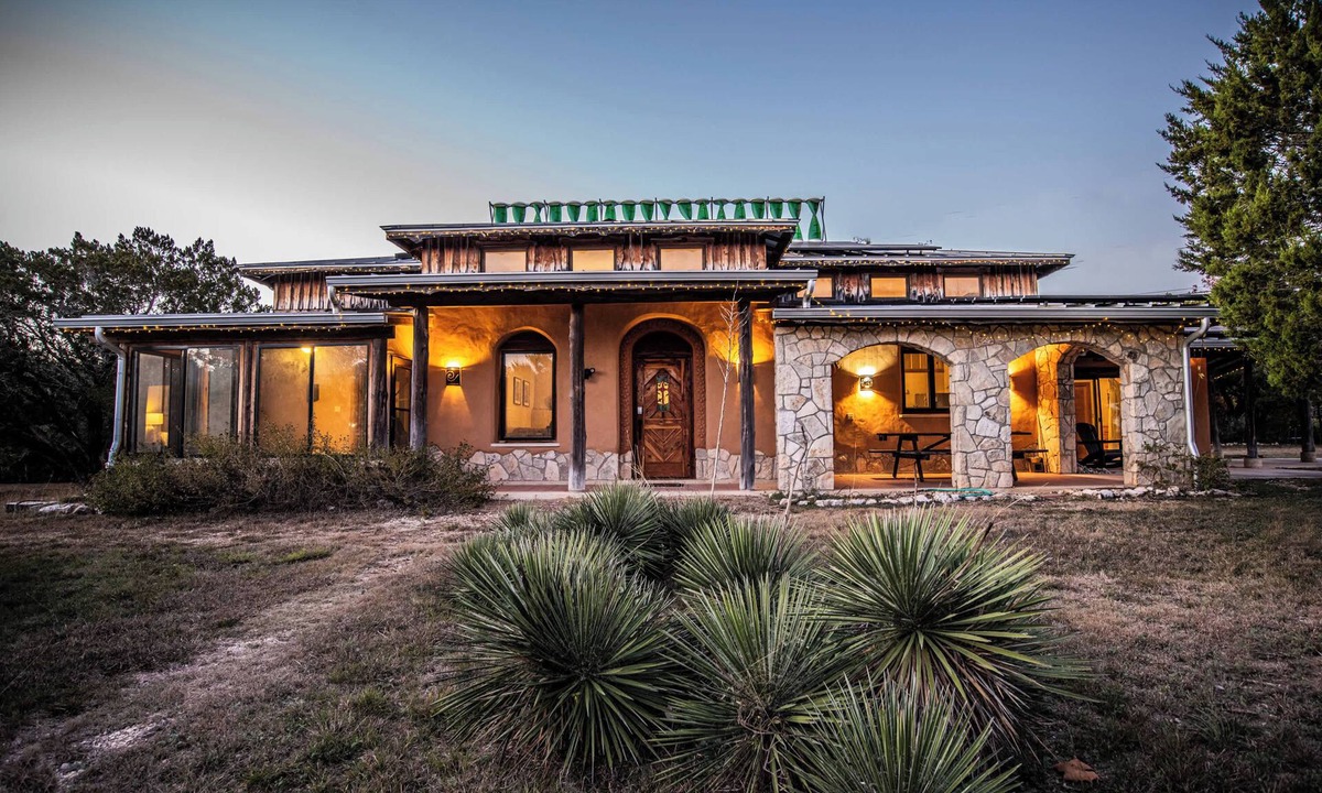Hunt House | Sacred River Retreat For 12ppl