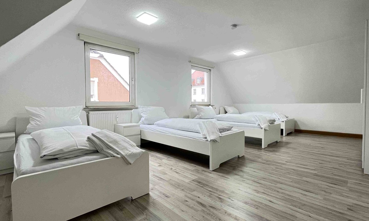 Schwandorf Apartment | (SAD212) Spacious workers rental/rental housing