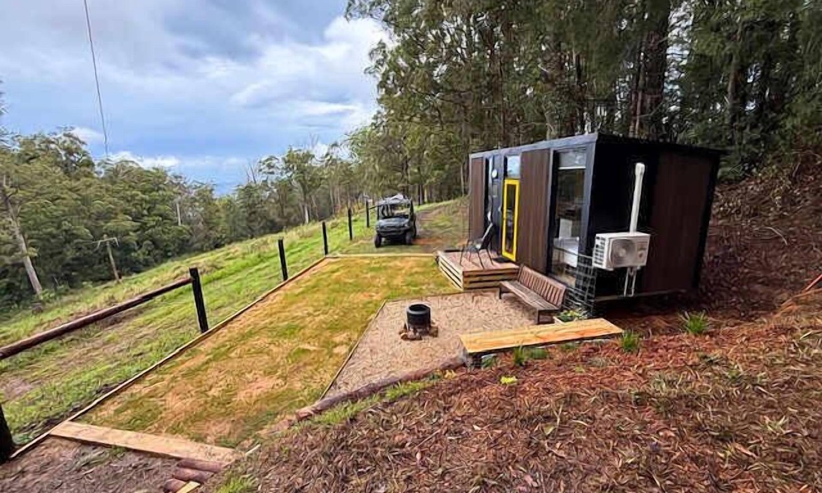 Lower Beechmont House | Saddle House by Tiny Away