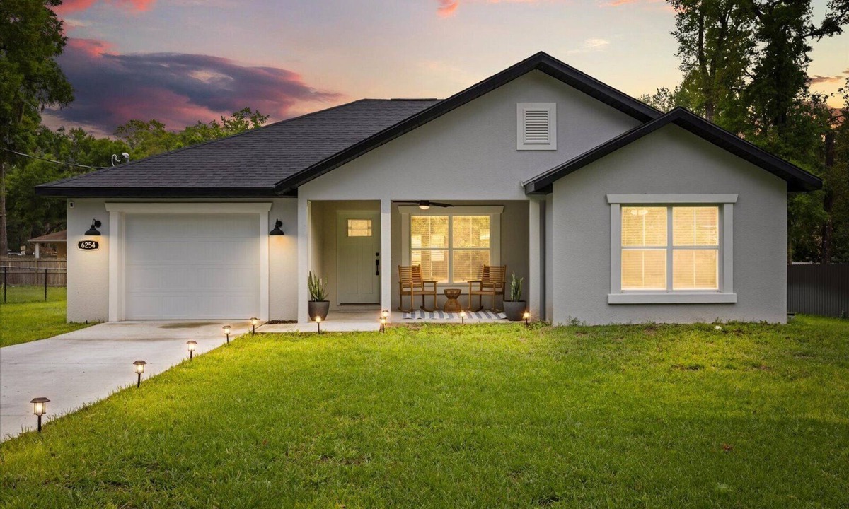 Fellowship House | Saddle Oak Retreat; pet-friendly near WEC and more