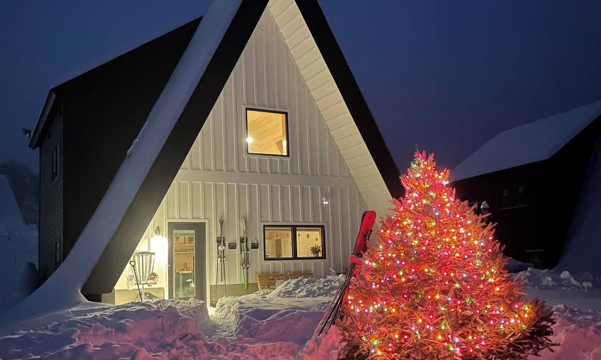 Rangeley House | Saddleback - Parmachenee A-Frame 4 - Bluebird Day
