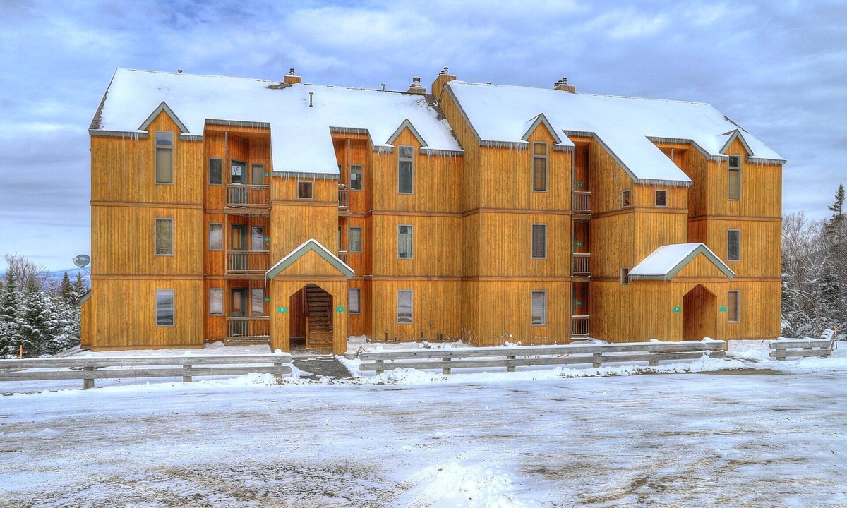 Rangeley Condo | Saddleback - South Branch Condo 7-1