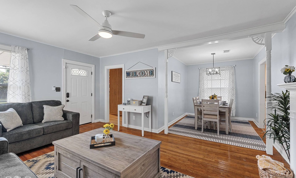 Broadmoor House | Safe, Broadmoor Haven. Spacious w/King Bed & Large Backyard