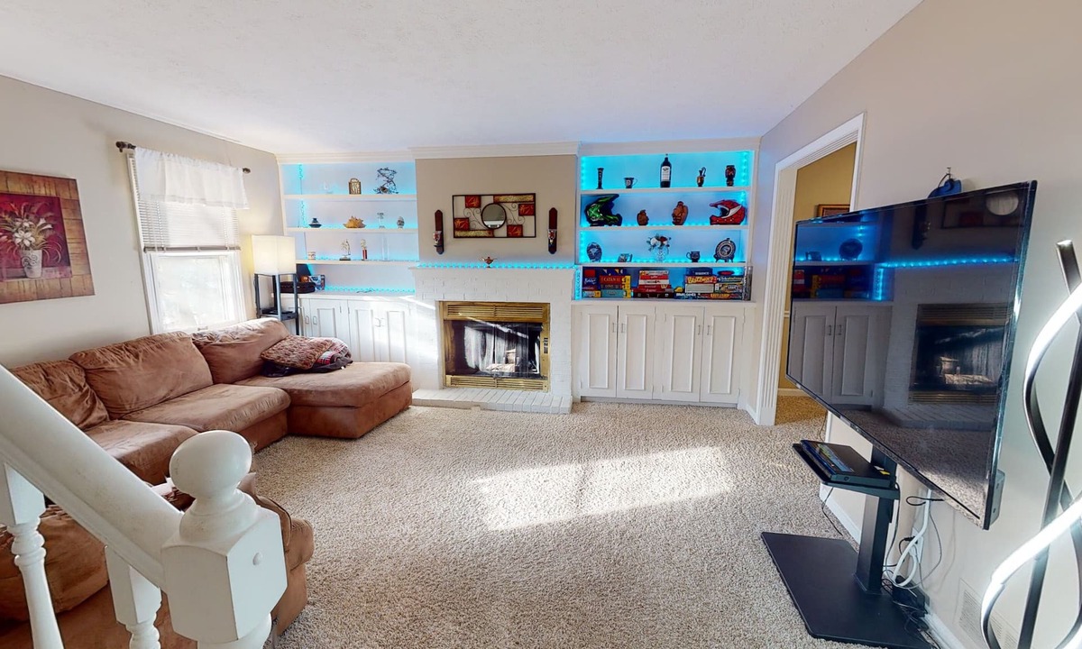 Buechel House | Safe, scenic, and convenient. Bordering a State Park!