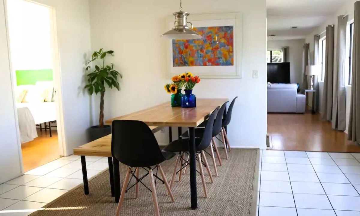 Carlson Park House | Safe & Sunny Spacious 4BR 2BA w/Lg Patio Perfect of Families,Friends or Business