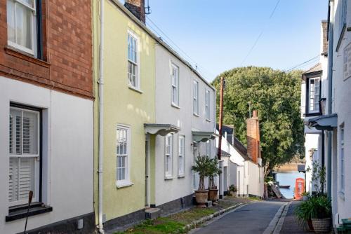 Topsham House | Saffron Cottage