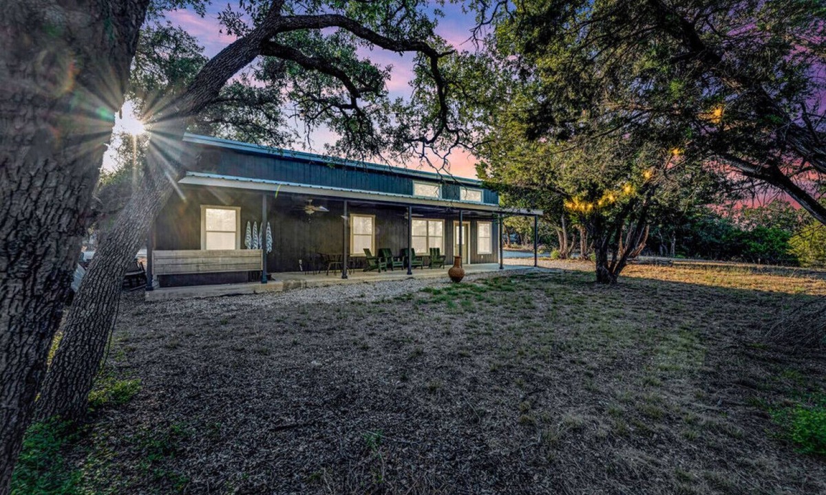 Driftwood House | Sagebrush Retreat | Hot Tub | Fire Pit | Near Wineries