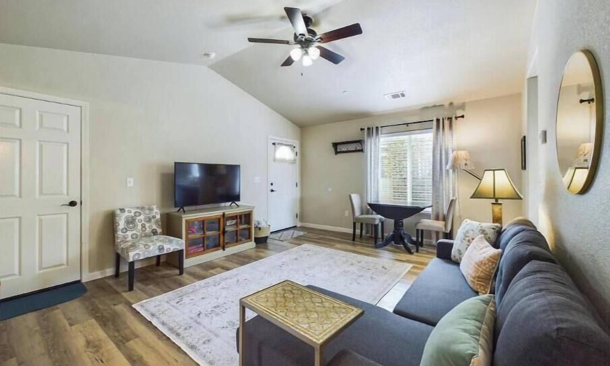 McKinleyville House | Sagewood Retreat-Centrally Located