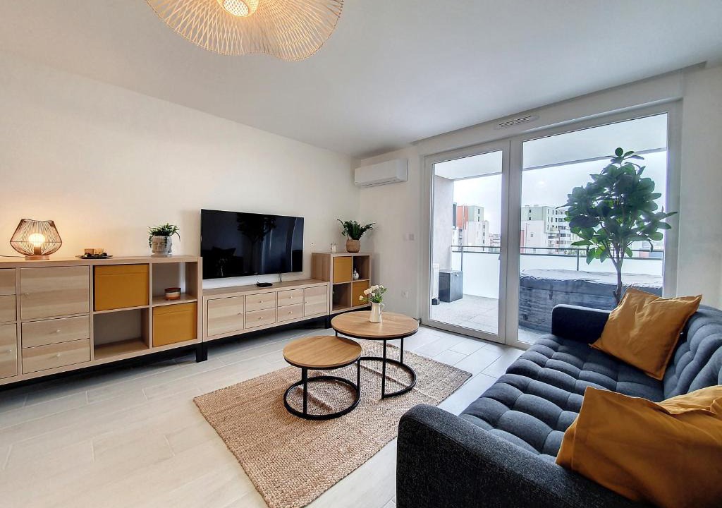 Plaine des Bouchers Apartment | SAGLIO - CLIMATISATION - Neuf - Parking - SPA - Tram - Proche Centre - Tout confort