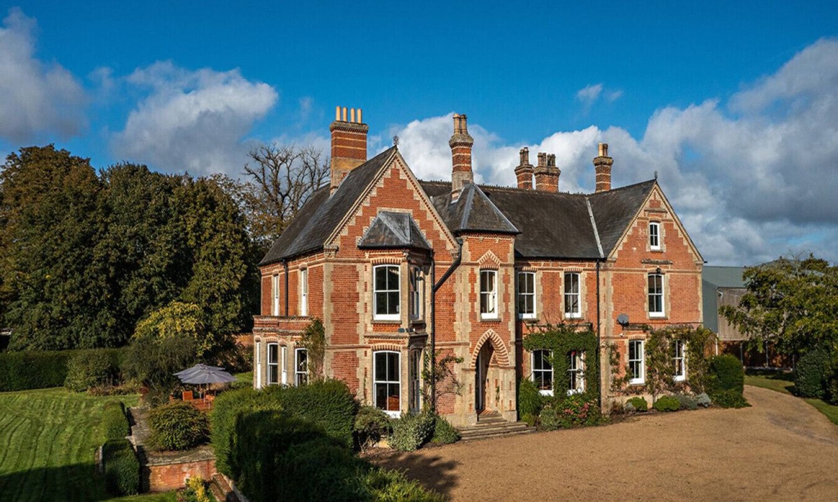 East Dereham House | Saham Grove Hall by Group Retreats