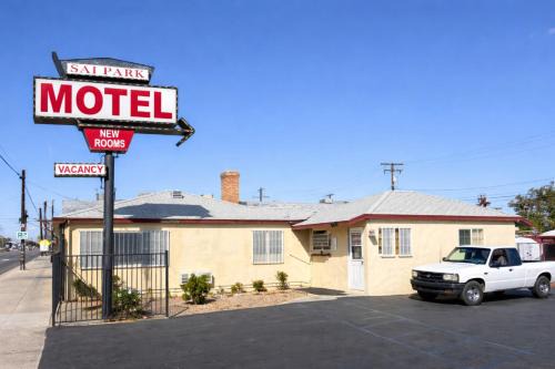 Lancaster Hotel | Sai Park Motel
