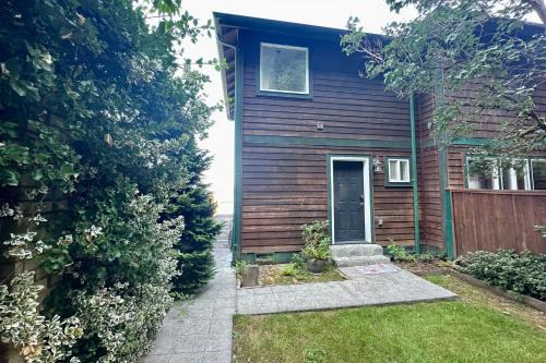 Clinton Hotel | Sail Away on Whidbey