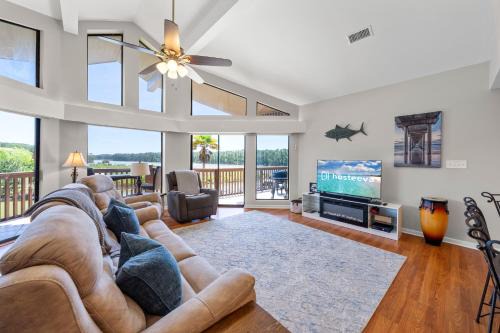 Gulf Shores Apartment | Sailboat Bay 201