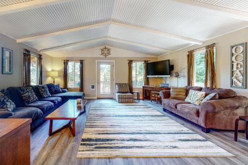 Pacific City House | Sailboat Inn