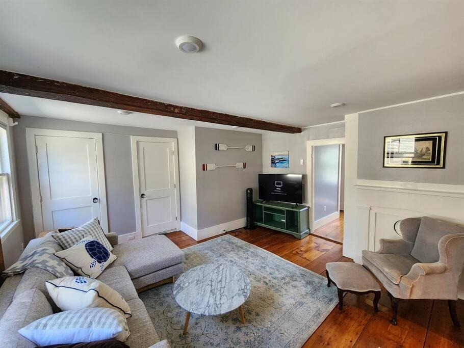 Marblehead Apartment | Sailors Retreat