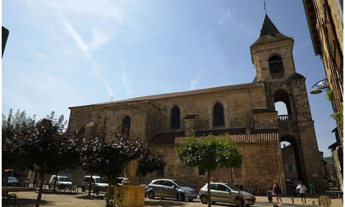 Saint-Cere Apartment | SAINT CERE: LARGE T3 IDEALLY LOCATED