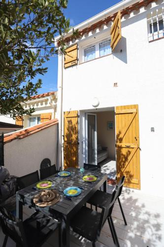 Saint-Cyprien Plage House | Saint Cyprien jolie maison climatisee avec une grande terrasse