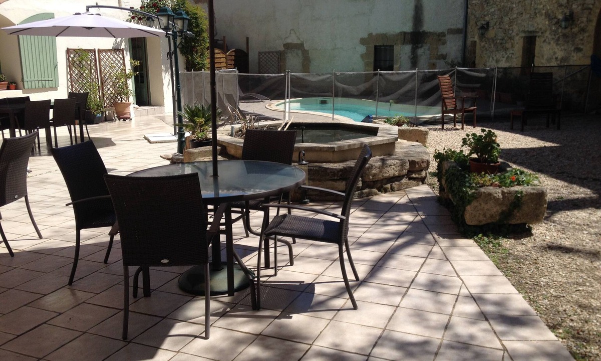 Montaren-et-Saint-Mediers Apartment | Saint Mediers: Apartment SUNFLOWER in farmhouse of the century of XVIIIème with private terrace, made safe heated swimming pool and Spa