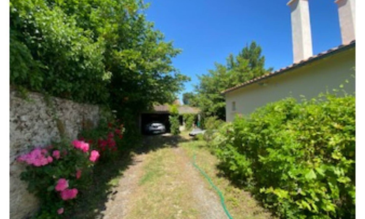 Saint-Julien-de-Concelles House | Saint-Julien-de-Concelles House